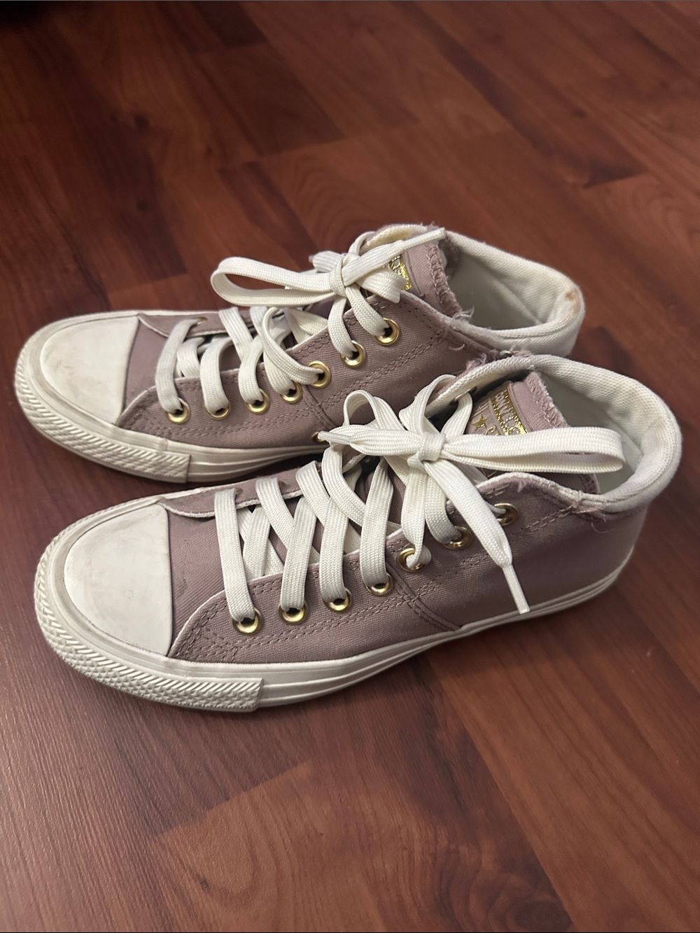 Casual High-Top Sneakers in Mauve with White Trim